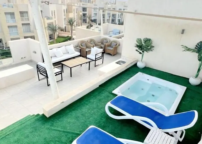 Sea View Penthouse, Rooftop Jacuzzi & Free And Pool Access - Mangrove El Gouna