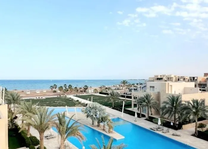 Sea View Penthouse, Rooftop Jacuzzi & Free And Pool Access - Mangrove El Gouna *