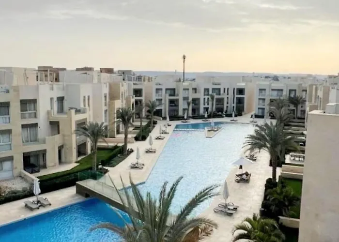 Sea View Penthouse, Rooftop Jacuzzi & Free And Pool Access - Mangrove El Gouna Daire *