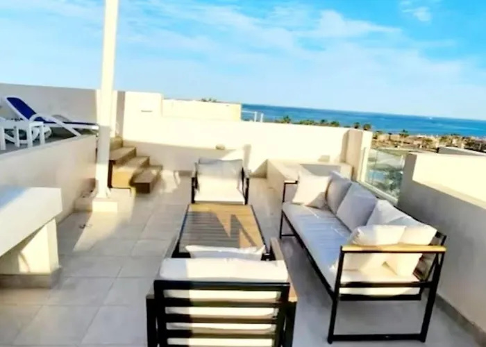 Sea View Penthouse, Rooftop Jacuzzi & Free And Pool Access - Mangrove El Gouna * Hurgada